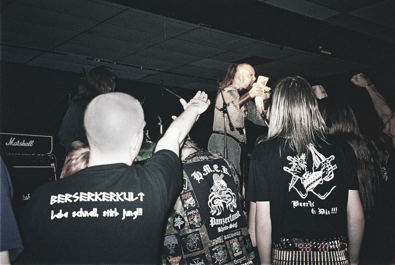 Auftritt der NSBM-Band Absurd.
