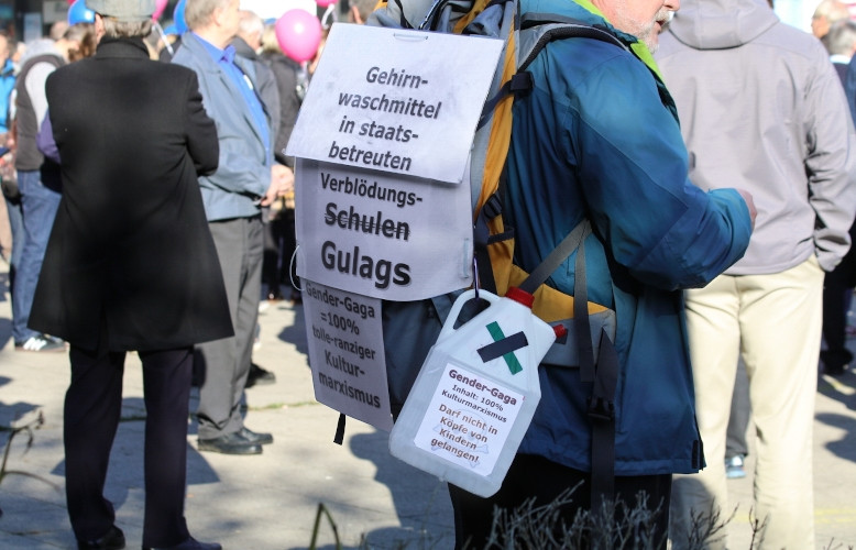 In rechten Kreisen ist das Thema Gender häufig verschwörungsideologisch mit dem angeblichen »Kulturmarxismus« verknüpft.