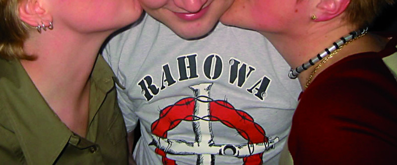 RAHOWA mit White-Power-Zeichen.