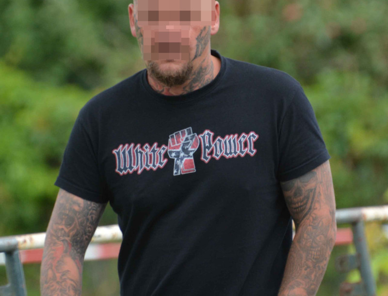 Das Design der Südstaatenfahne als Vorlage für ein »White Power«-Motiv.