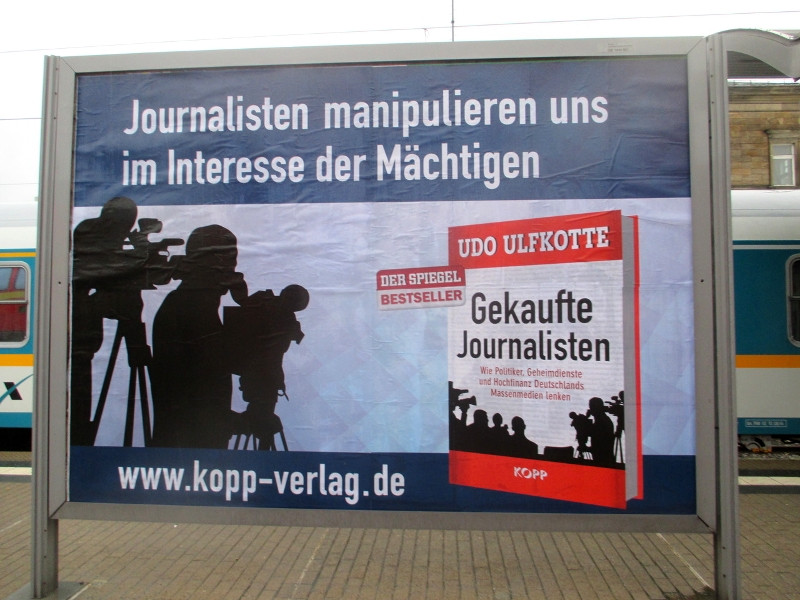 Der 2017 gestorbene Journalist Udo Ulfkotte war Zugpferd des Kopp Verlags. Sein Buch »Gekaufte Journalisten« erreichte 2015 Platz sechs der Spiegel-Bestsellerliste. Ulfkotte trat unter anderem bei PEGIDA und der Alternative für Deutschland auf.
