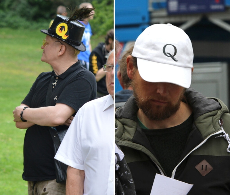 Der Buchstabe Q ist das Erkennungszeichen der QAnon- Anhänger*innen. Er wird in vielen unterschiedlichen Darstellungen gezeigt. Die Bilder sind von Demonstrationen gegen die Maßnahmen zur Eindämmung der Corona-Pandemie 2020 in Berlin (links) und Hamburg (rechts).